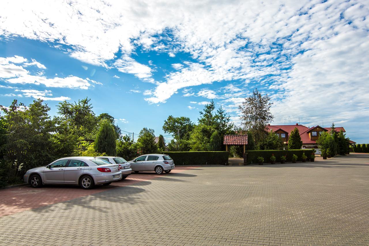 Karczma Pod Topolami Ratowo-Piotrowo Exteriér fotografie